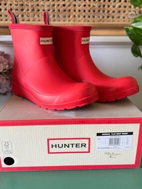 Hunter Original Play Boot Short in red